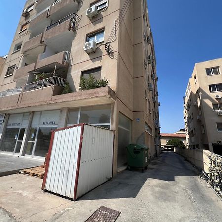 Tower Court Rooms Larnaca Esterno foto